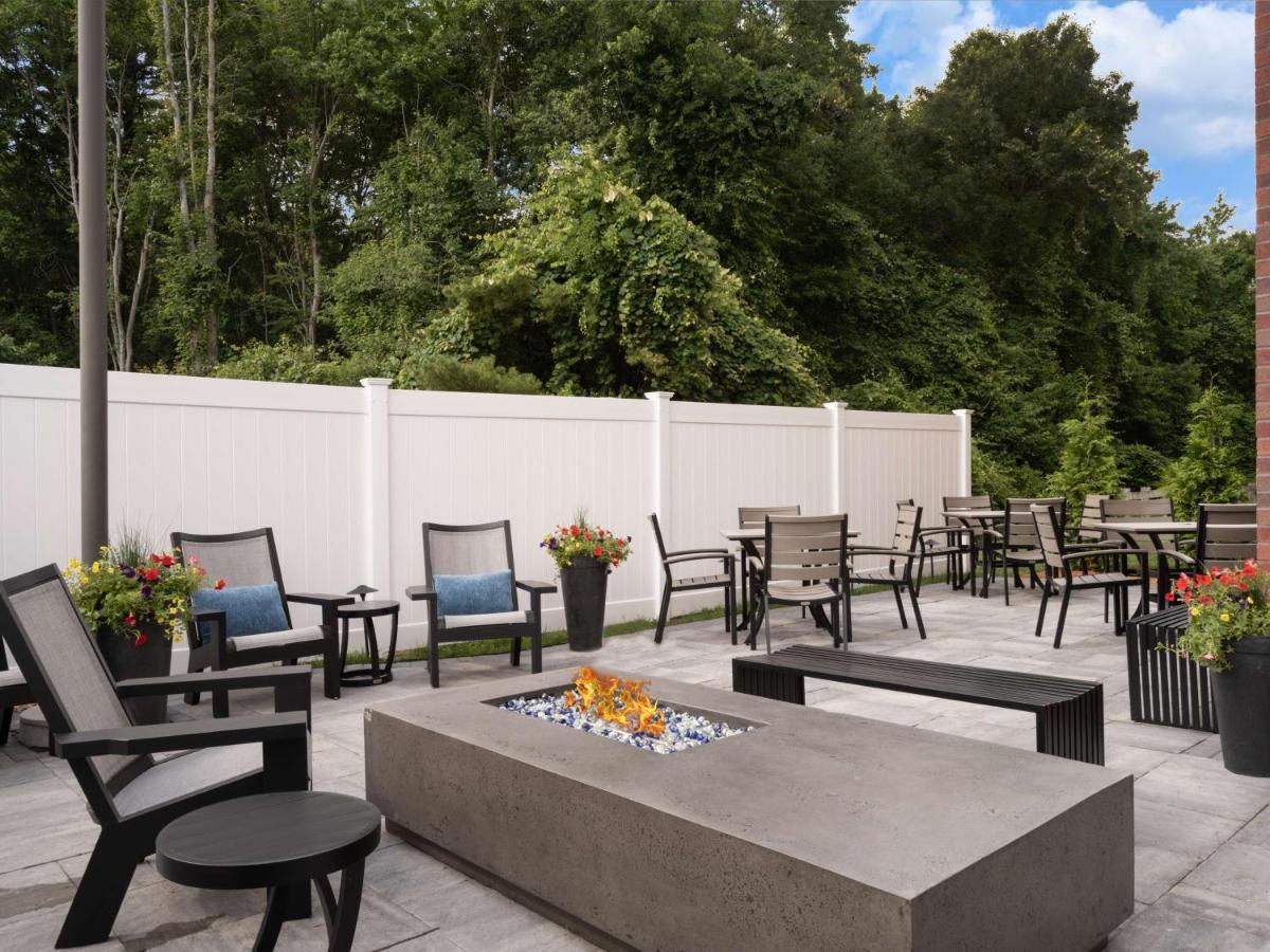 Hampton Inn Raynham-Taunton Exteriör bild