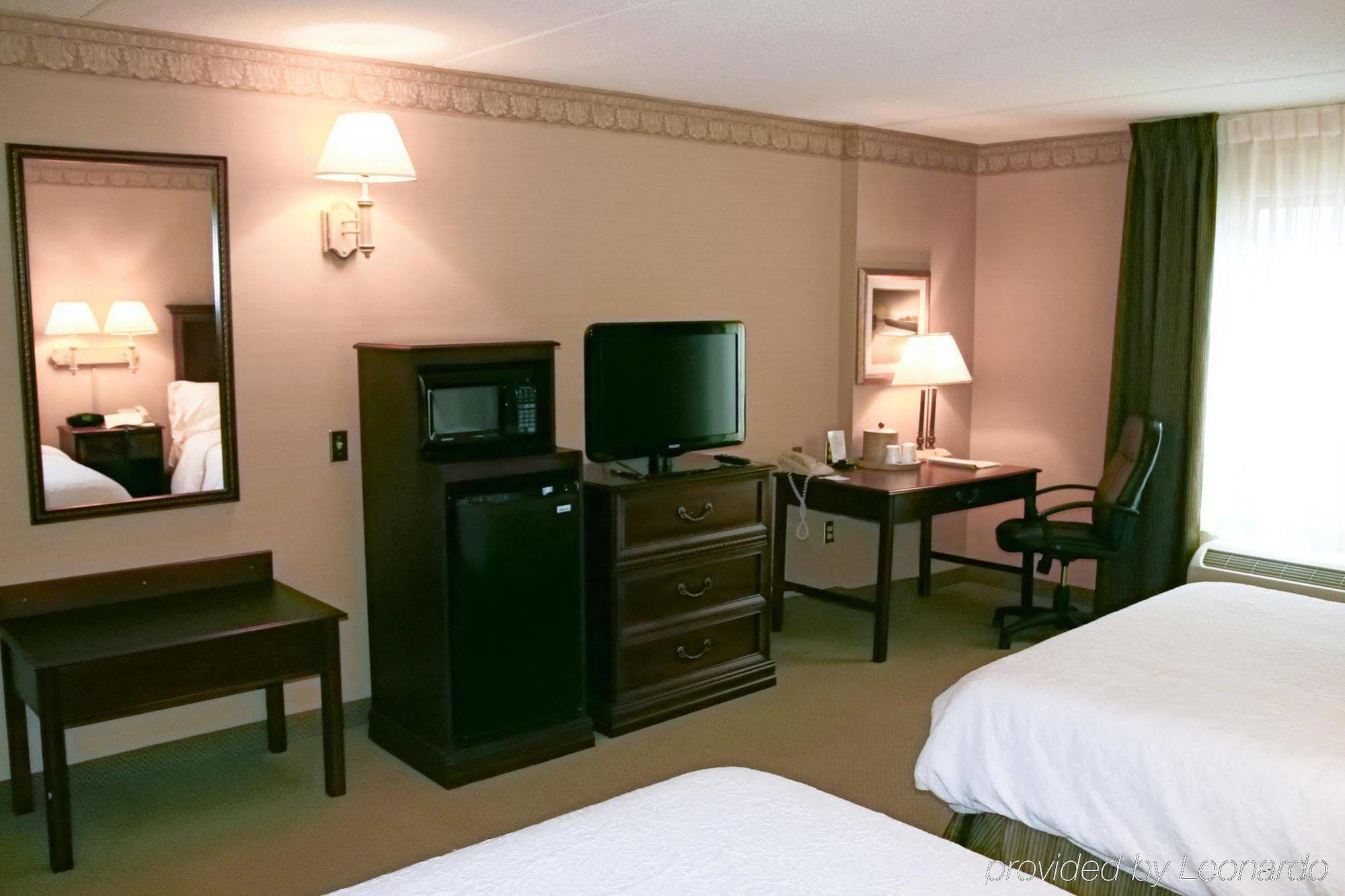 Hampton Inn Raynham-Taunton Exteriör bild